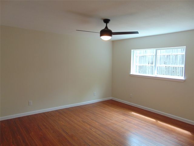 2918 Ashglen Drive, Garland, TX 75043