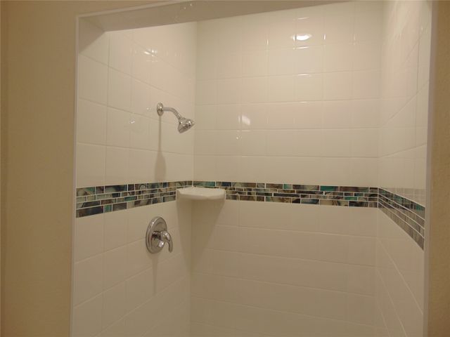 2918 Ashglen Drive, Garland, TX 75043