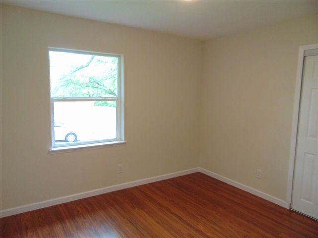 2918 Ashglen Drive, Garland, TX 75043