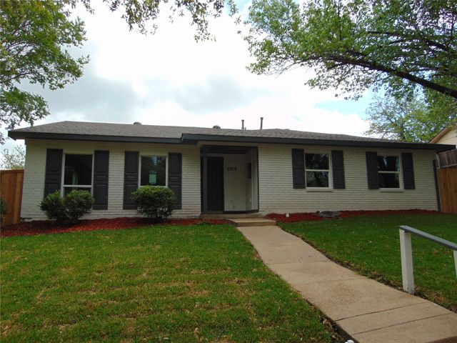 2918 Ashglen Drive, Garland, TX 75043