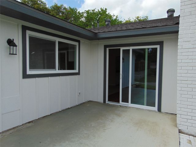 2918 Ashglen Drive, Garland, TX 75043