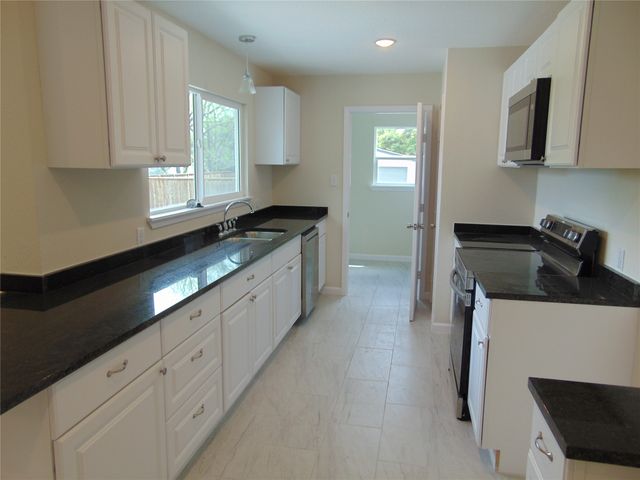 2918 Ashglen Drive, Garland, TX 75043