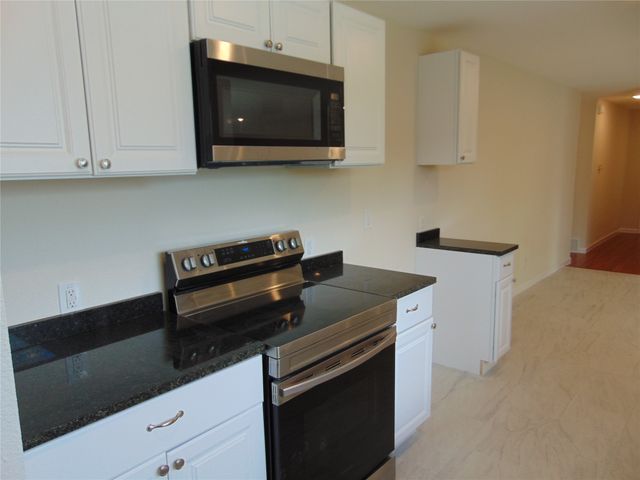 2918 Ashglen Drive, Garland, TX 75043