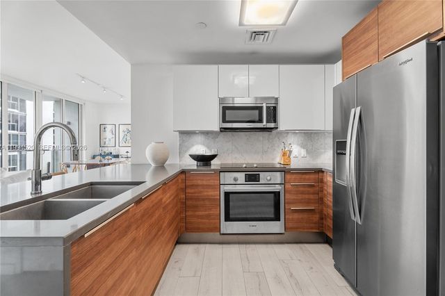 601 NE 27th St 1202, Miami, FL 33137