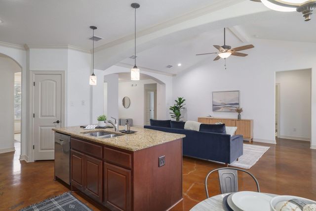 102 N Meadowlark ST, Lakeway, TX 78734