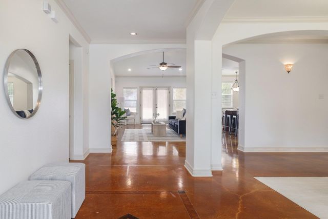 102 N Meadowlark ST, Lakeway, TX 78734