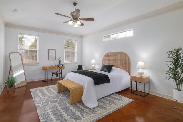 102 N Meadowlark ST, Lakeway, TX 78734