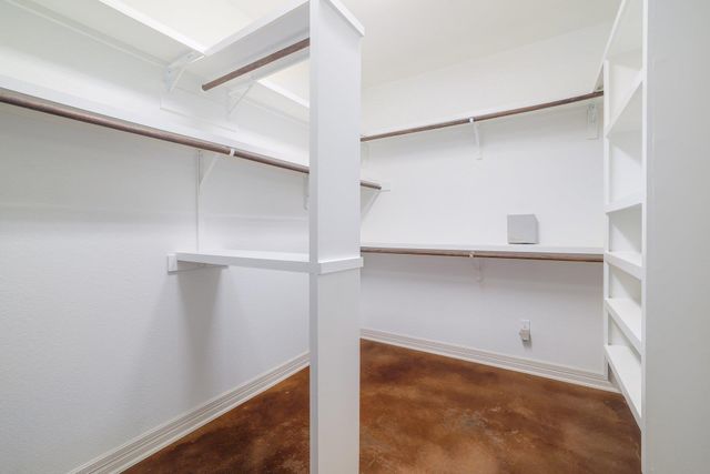 102 N Meadowlark ST, Lakeway, TX 78734