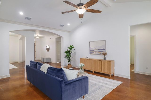 102 N Meadowlark ST, Lakeway, TX 78734