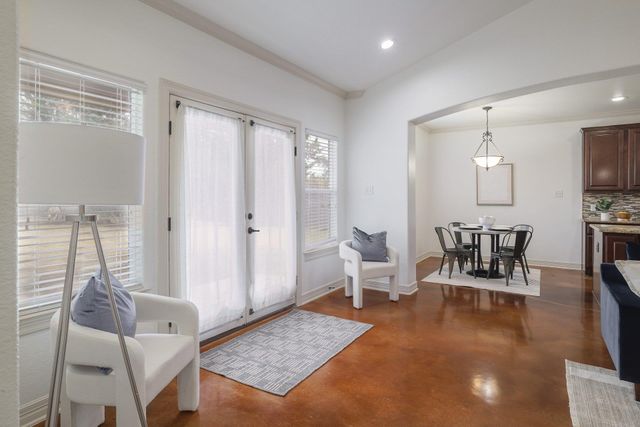 102 N Meadowlark ST, Lakeway, TX 78734