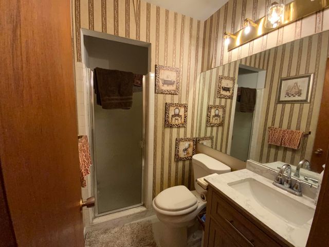 130 E FAIRWAY AVE, Memphis, TN 38109