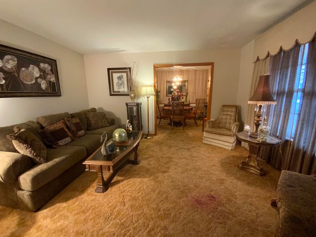 130 E FAIRWAY AVE, Memphis, TN 38109