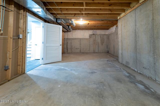 15803 Northville Pl, Louisville, KY 40245