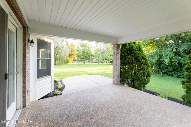 15803 Northville Pl, Louisville, KY 40245