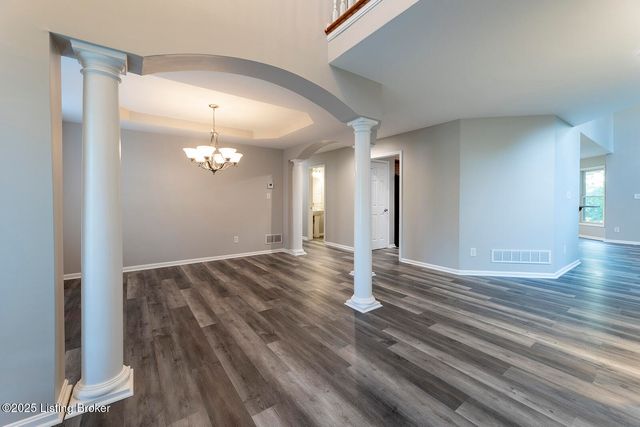 15803 Northville Pl, Louisville, KY 40245