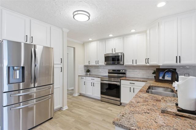 4219 2ND AVENUE NE, Bradenton, FL 34208
