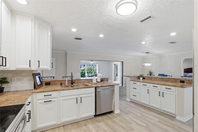 4219 2ND AVENUE NE, Bradenton, FL 34208