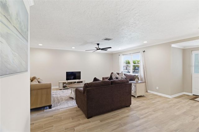 4219 2ND AVENUE NE, Bradenton, FL 34208