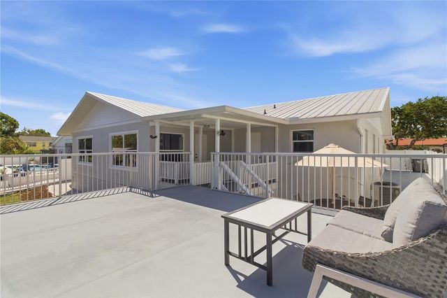 4219 2ND AVENUE NE, Bradenton, FL 34208