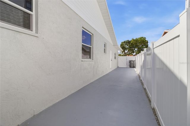 4219 2ND AVENUE NE, Bradenton, FL 34208