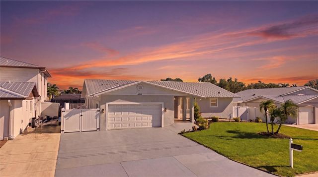 4219 2ND AVENUE NE, Bradenton, FL 34208