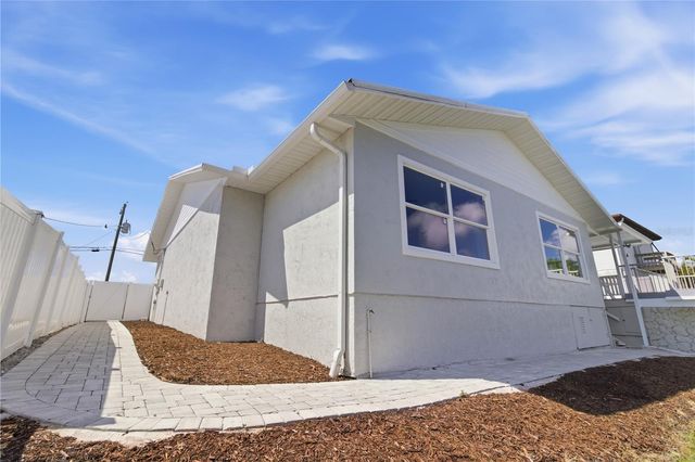 4219 2ND AVENUE NE, Bradenton, FL 34208