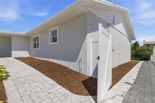 4219 2ND AVENUE NE, Bradenton, FL 34208