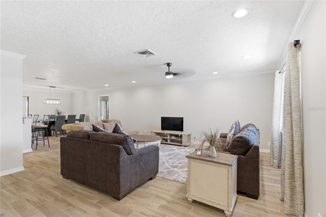 4219 2ND AVENUE NE, Bradenton, FL 34208