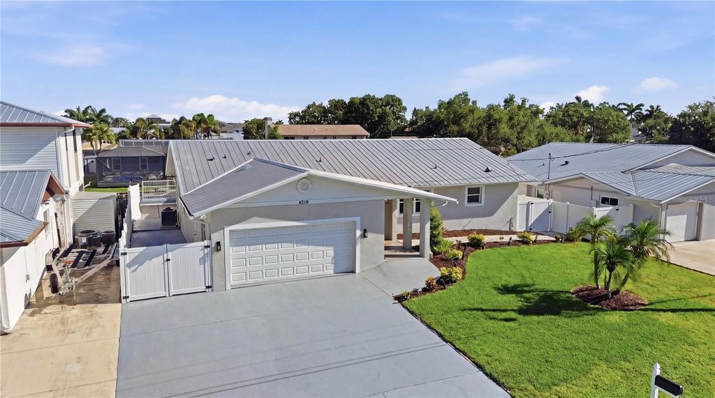 4219 2ND AVENUE NE, Bradenton, FL 34208