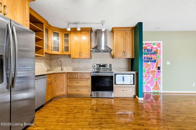 4180 Lyndon Way 507, Louisville, KY 40207
