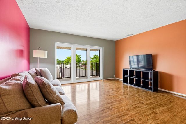 4180 Lyndon Way 507, Louisville, KY 40207