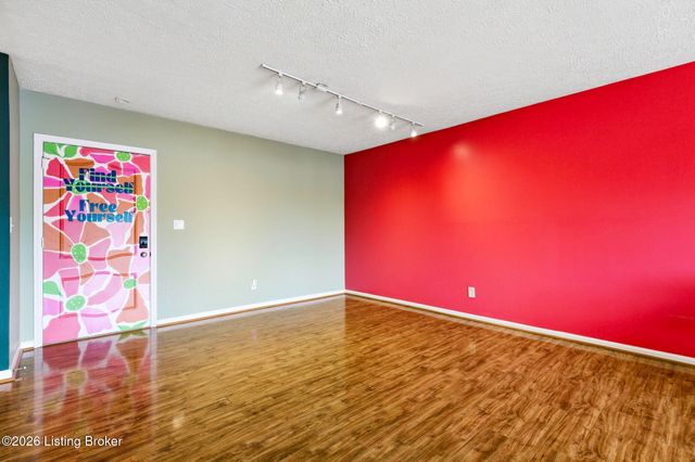 4180 Lyndon Way 507, Louisville, KY 40207