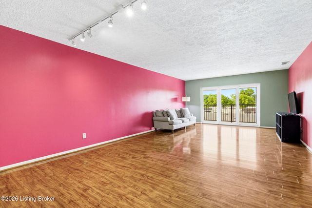 4180 Lyndon Way 507, Louisville, KY 40207
