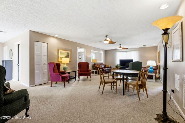 4180 Lyndon Way 507, Louisville, KY 40207