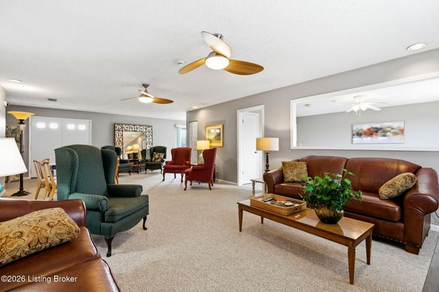 4180 Lyndon Way 507, Louisville, KY 40207