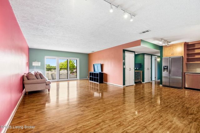 4180 Lyndon Way 507, Louisville, KY 40207