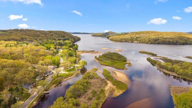 N3834 Tipperary Road, Poynette, WI 53955