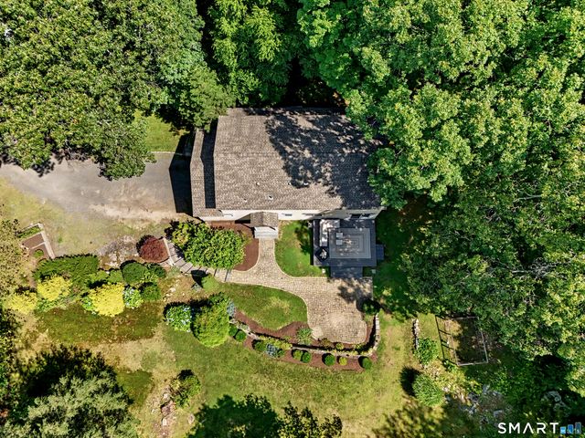 3 Saddle Ridge Road, Newtown, CT 06470