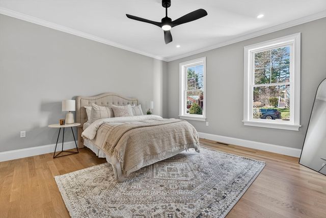 16 Evelyn St, Burlington, MA 01803