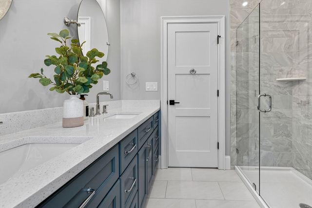 16 Evelyn St, Burlington, MA 01803