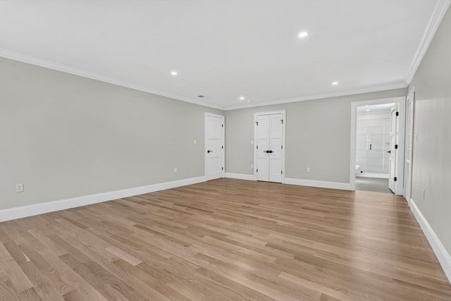 16 Evelyn St, Burlington, MA 01803