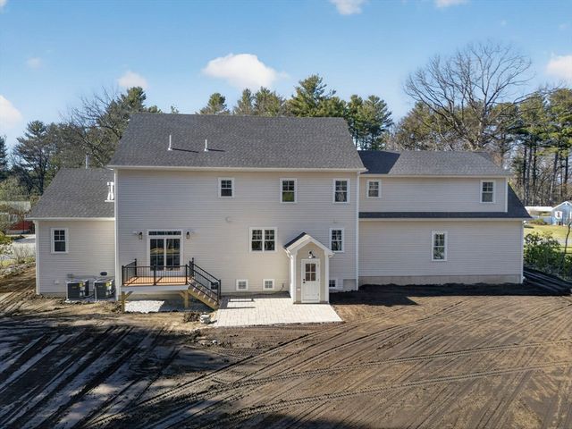 16 Evelyn St, Burlington, MA 01803