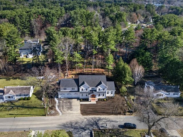 16 Evelyn St, Burlington, MA 01803