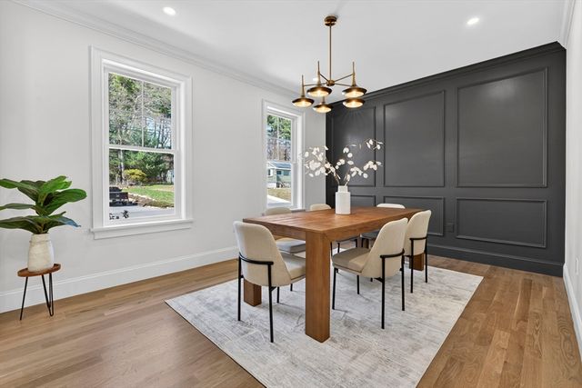 16 Evelyn St, Burlington, MA 01803