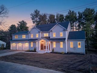 16 Evelyn St, Burlington, MA 01803
