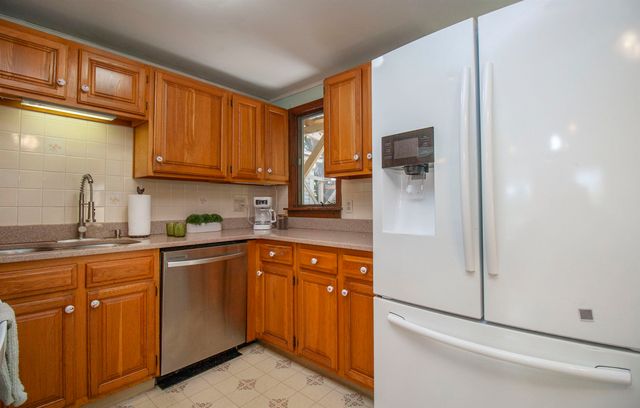 72 Chester Road, Derry, NH 03038