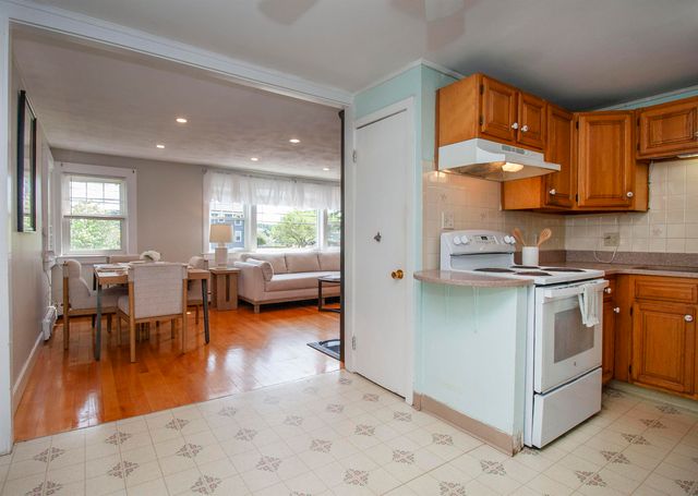 72 Chester Road, Derry, NH 03038
