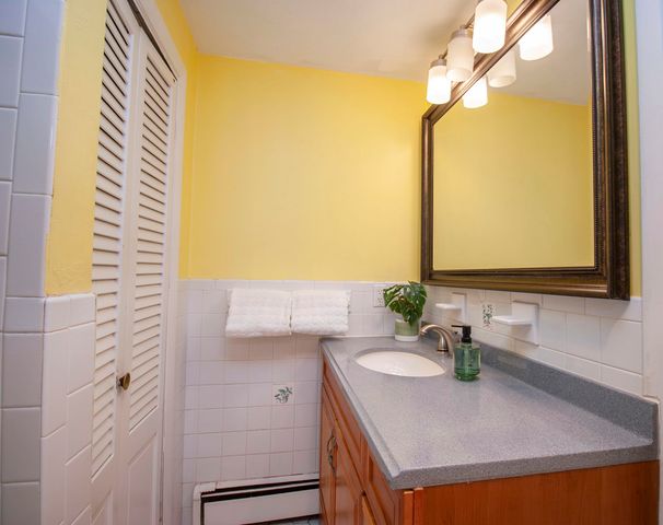 72 Chester Road, Derry, NH 03038