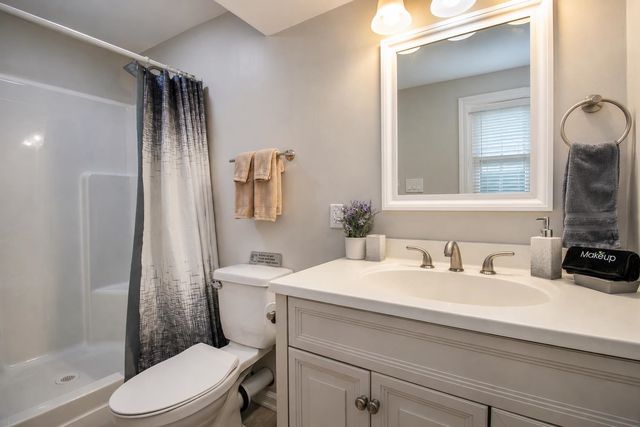 72 Chester Road, Derry, NH 03038