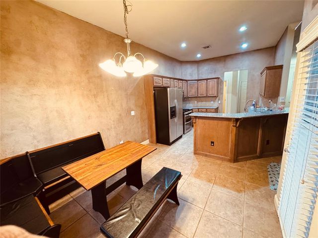 601 Ellsworth Avenue, Yukon, OK 73099